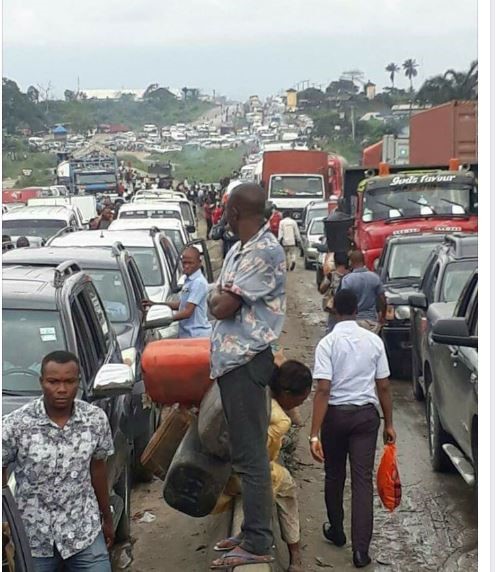 ALETO-ELEME TRAFFIC GRIDLOCK