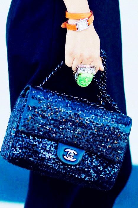 CHANEL VINTAGE NAVY BLUE CHANEL BAG