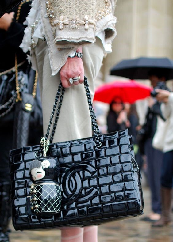 CHANELLARGE 2017 PATENT LEATHER