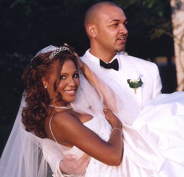 TONI BRAXTON IN 2001 WHEN THEY GOT MARRIED.jpg.png